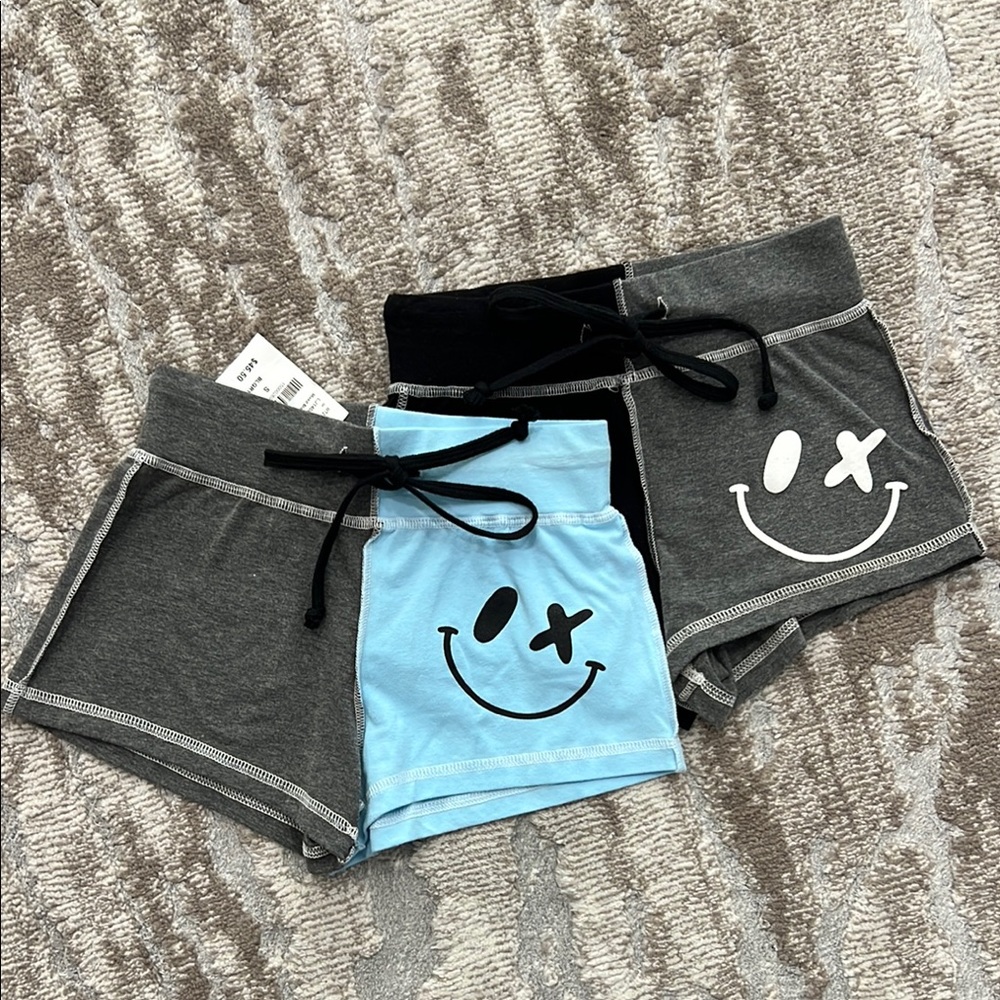 NWT LOVE junkie Smiley Face Shorts